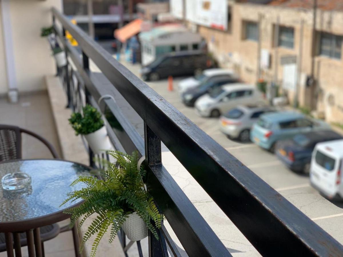 Ferienwohnung Sabine - Finikoudes 102 Larnaka Exterior foto